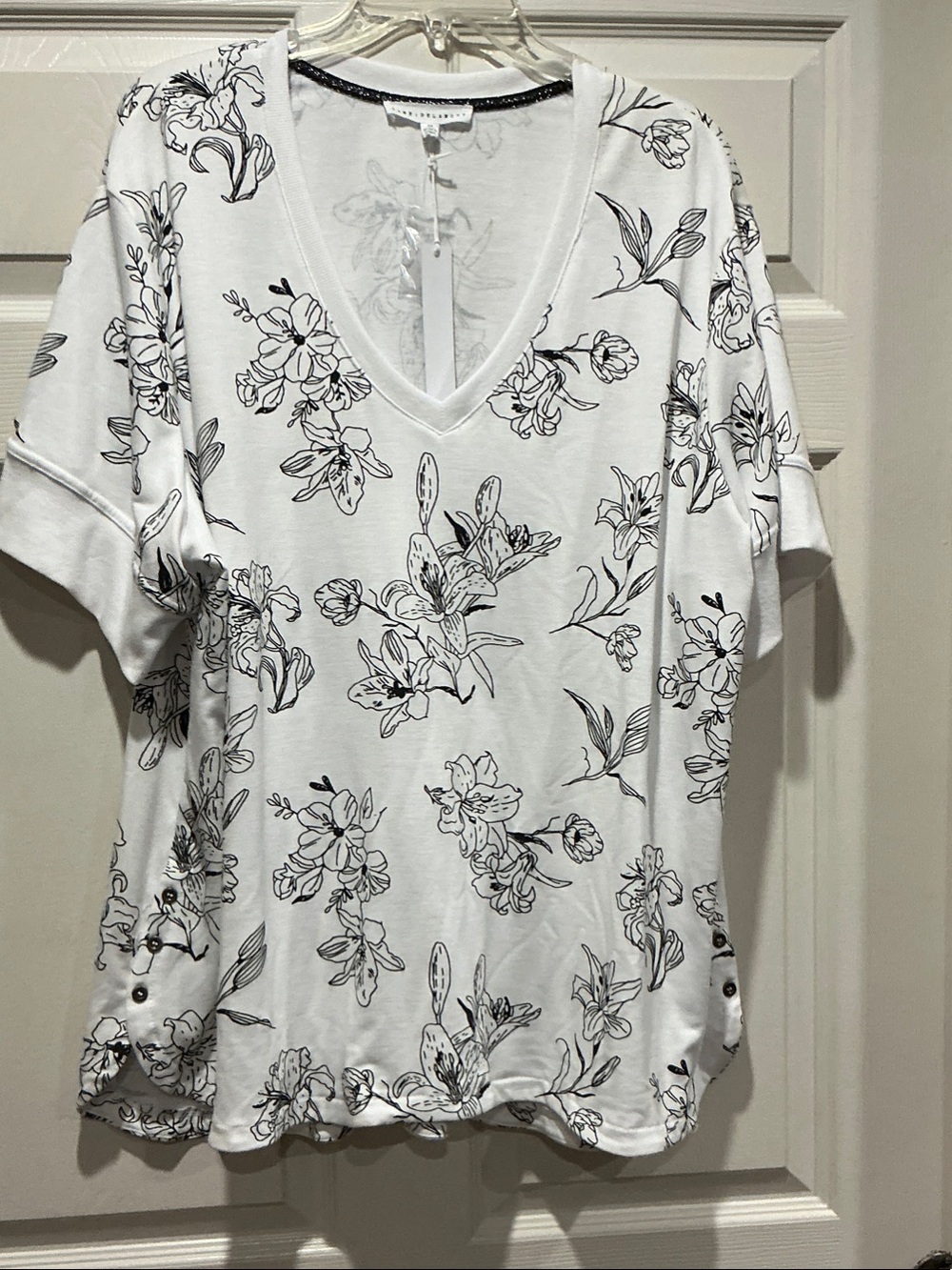 Jane and Delancey White Short Sleeve V-Neck Tee with Black Floral